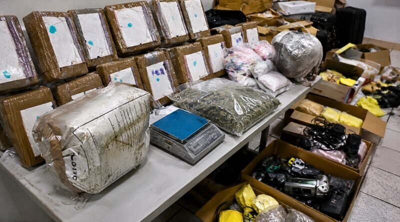 Operativo supervisado por autoridades federales permitió la eliminación de drogas y más de dos mil objetos vinculados a investigaciones penales en el Estado de México