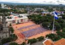 Cientos de estudiantes nicaragüenses desfilaron en la Plaza de la Revolución con bandas rítmicas y muestras culturales durante la conmemoración patriótica del 15 de septiembre.