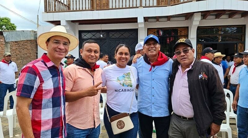 Pobladores participaron en la consulta de la Asamblea Nacional sobre la reforma constitucional; el diputado Carlos López Hurtado destacó su respaldo.