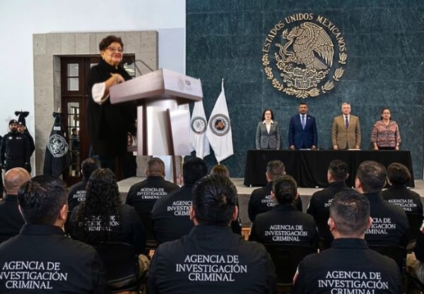 Ernestina Godoy encabezó la entrega de reconocimientos "Policía Federal Ministerial 2026" a agentes destacados por su compromiso con la justicia.
